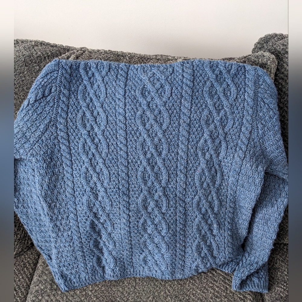 Vintage Chunky Blue Cable Knit 100% Wool Sweater - Made in England - Picture 6 of 10